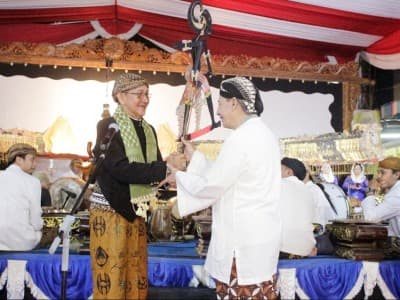 Habib Luthfi: Mari Kita Lestarikan Wayang Kulit