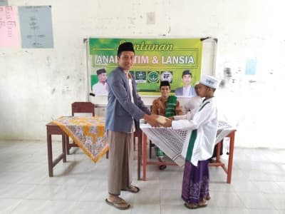 LKNU dan IPNU Lombok Tengah Santuni Yatim dan Lansia