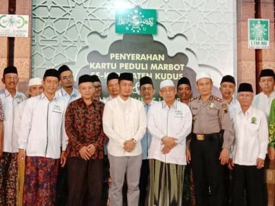Dikukuhkan, LAZISNU Kudus Bagikan Santunan dan Kartu Peduli Marbot Masjid