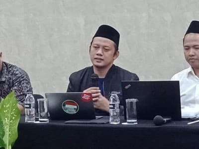 Rawat Persatuan Kebangsaan dengan Ramah Bermedia Sosial