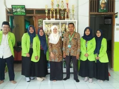 MI Miftahul Akhlaqiyah Semarang Akrab dengan Teknologi