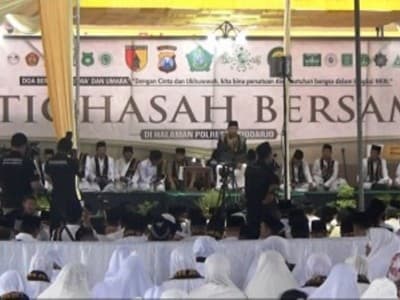 Berharap Pilkada Aman, Warga Sidoarjo Gelar Istighotsah