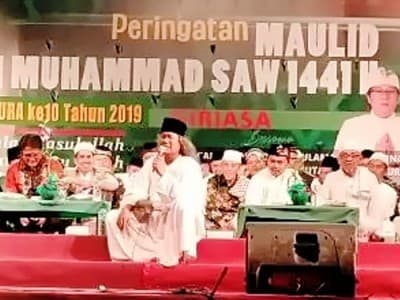 Bupati  Badung dan Gus Muwafiq Berbalas Pantun