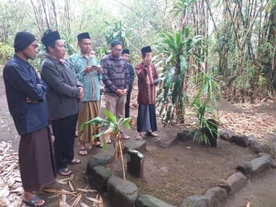 Mulai Musim Tanam Jahe, Masyarakat Sitail Ziarahi Makam Leluhur