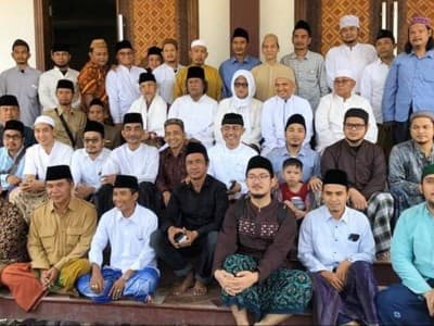Masyayikh Pesantren Lirboyo Dukung Gus Muwafiq Terus Berdakwah