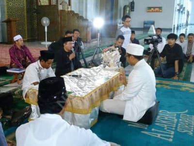 Menjawab Keraguan Shighat Akad Nikah yang Lazim Dipakai