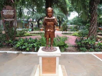 Lima Buku yang Direkomendasikan Gus Dur untuk Santri