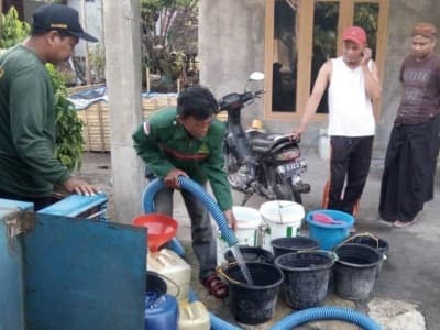 Nahdliyin Bayat Klaten Salurkan 96 Ribu Liter Air Bersih untuk Warga Terdampak Kekeringan