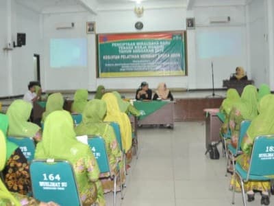 Buka Pelatihan Membuat Abon, Bupati Tegal Dorong Kader Muslimat NU Sukses Jadi Wirausaha
