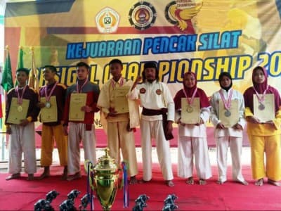 Kontingan Blitar Juara Umum Porsigal Championship 2019