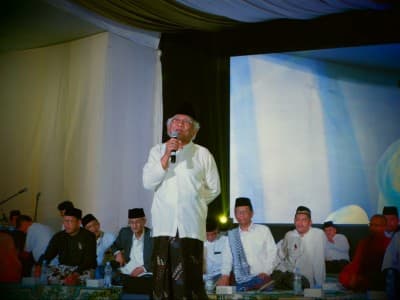 Gus Mus: Puncak Alim itu Menjadi Manusia