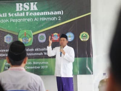 Al-Hikmah 2 Latih Santri Terjun ke Masyarakat lewat Bakti Sosial Keagamaan
