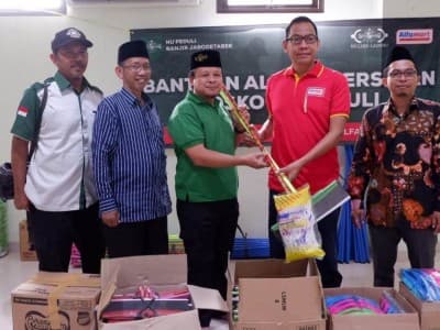 NU Peduli Salurkan Bantuan 300 Family Kit dan Paket Alat Kebersihan