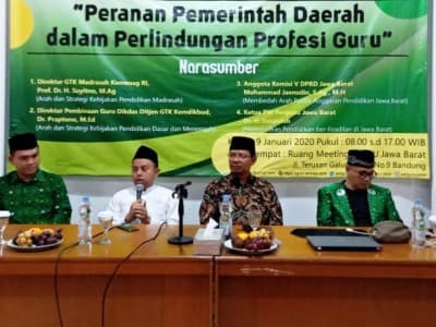 Pemerintah Harus Sejahterakan Guru Non-PNS