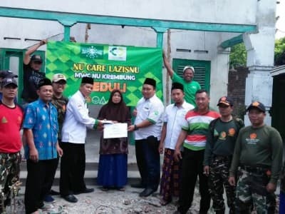 Korban Angin Puting Beliung Terima Santunan dari LAZISNU di Sidoarjo 