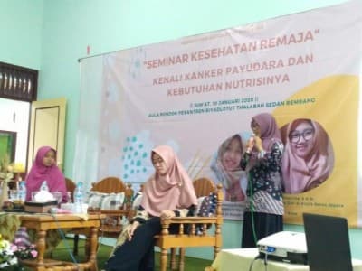 Pesantren Sedan Ajak Santriwati Waspadai Kanker Payudara Sejak Dini