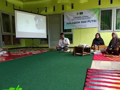 Halaqah RMI Putri Se-Jateng Gali Peranan Bu Nyai Majukan Pesantren