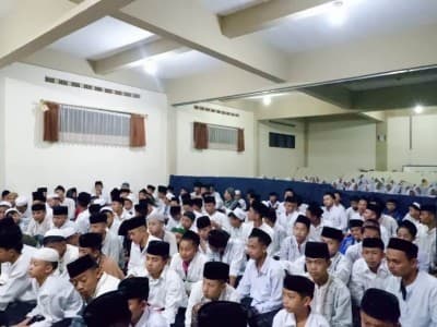 Ngaji Tasawuf Dadakan di Pesantren Al-Istiqomah Bandung