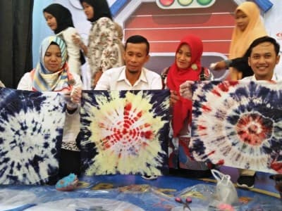 Di Mal Surabaya, Unusa Kenalkan Teknik Membatik ala Jepang