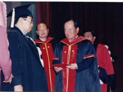 Penghargaan dan Doktor Kehormatan yang Pernah Diberikan kepada Gus Dur