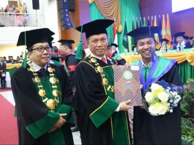 Hafal Al-Qur’an 30 Juz, Sarjana UIN Bandung Ini Banjir Apresiasi 
