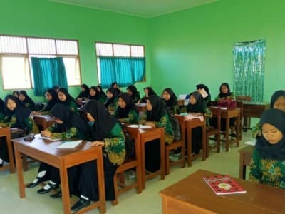 SMK Dipo 3 Kedungbanteng Resmikan Batik Pelajar NU sebagai Seragam Sekolah
