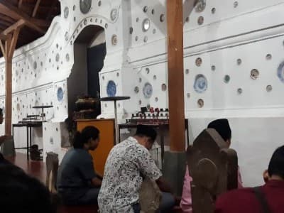 Potret Keberagaman di Makam Sunan Gunung Jati