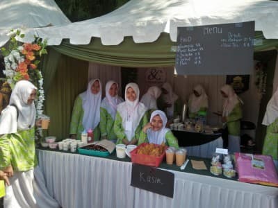 Alumni Banat NU Tunjukkan Kemampuan Wirausaha lewat Bazar