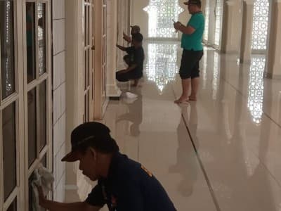 NU Cipinang Besar Utara Bersih-bersih Masjid Se-Kelurahan