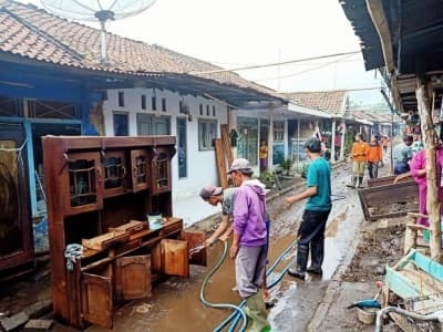 Korban Banjir Bandang di Bondowoso Terbantu dengan Perhatian NU