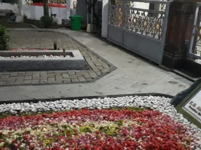 Gus Sholah akan Dimakamkan Satu Lokasi dengan Ayah dan Kakeknya