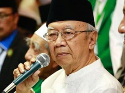 Wafatnya Gus Sholah dan Isyarat 2 Mimpi