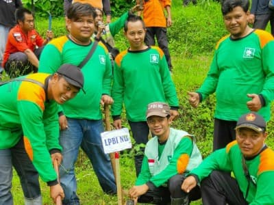 Peduli Sumber Mata Air, LPBINU Ponorogo Tanam 1000 Pohon Beringin