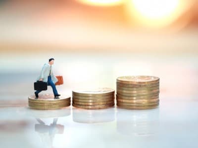 Antara Royal dan Pelit, Ambillah Sikap Tengah!