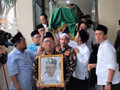 Kiai Bagdja Sosok Pengayom Kader yang Konsisten dan Sabar