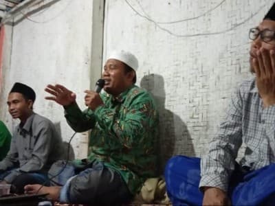 HP Android Kiai yang Menyesakkan Hati