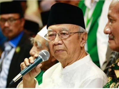 Aneka Terobosan Gus Sholah Kembangkan Pesantren Tebuireng