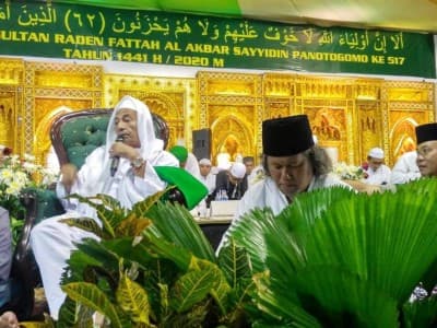 Habib Luthfi: Jangan Sepelekan Kiai Kampung