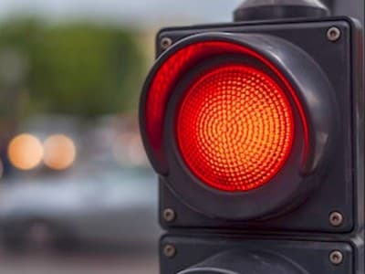 Polisi Menerobos Lampu Merah