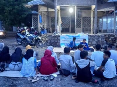 PMII STKIP PGRI Situbondo Bersih-bersih Pantai