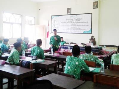 Khatib Harus Sebarkan Islam Moderat 