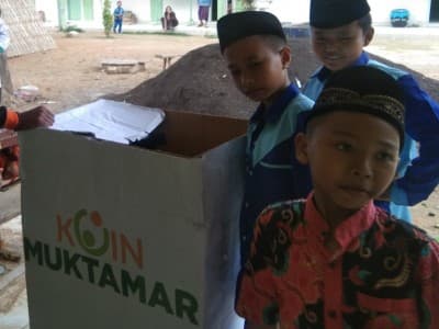 Kirab Koin Muktamar NU Pragaan dengan Sambangi Pelajar
