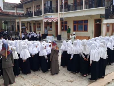 Santri Annajah Ingin Pendiri NU Tersenyum dengan Sisihkan Koin untuk Muktamar