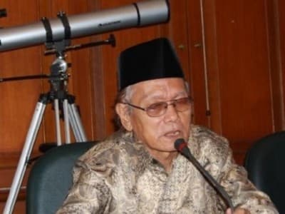 Saat KH Ghazalie Masroeri Kisahkan Ulama Ahli Falak dari Jombang