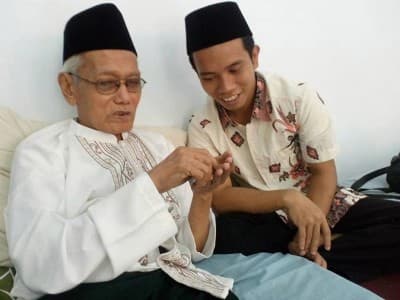 Kiai Ghazalie Masroeri dan Kehati-hatiannya soal Najis dan Harta Syubhat