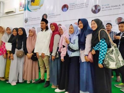 Penulis 'Menjerat Gus Dur': Musuh Utama Politik adalah Oligarki tidak Patuh Hukum