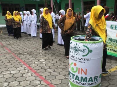 Donasi Koin Muktamar di Sidoarjo Iringi Doa Bersama Jelang UNBK