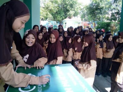 Koin Muktamar NU di Sekolah Ini Disambut Aneka Lagu Kebangsaan