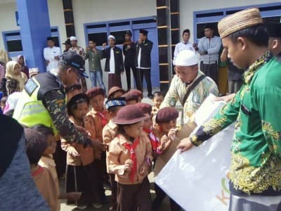 Shalawat Badar Sambut Kirab Koin Muktamar NU di Sumenep
