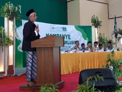 Kiai Ubaid: Pendidikan Bukan Industrialisasi